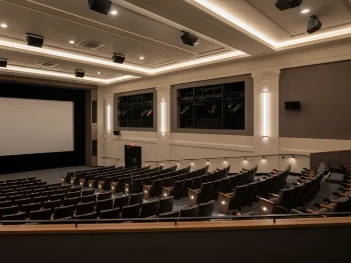 Інтер'єр оновленого кінотеатру в Боулдері, готового до кінофестивалю Sundance